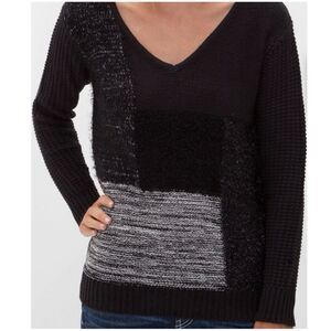 BKE Buckle sweater Small